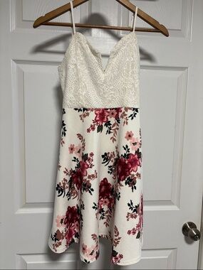 Streetwear Society White Lace Top Floral Mini Dress in Burgundy and Pink